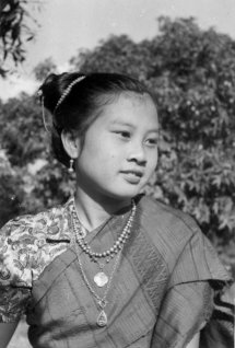 Une jeune Laotienne